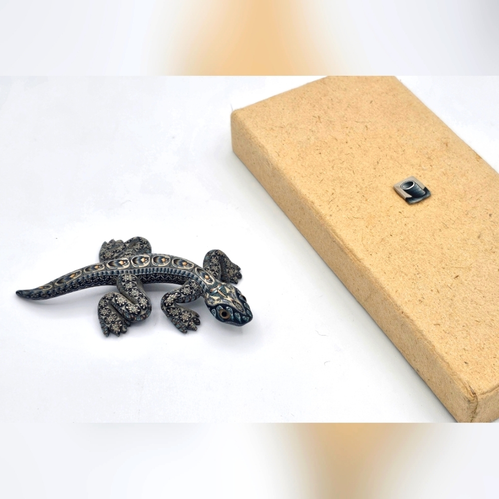 Unique One-of-a-kind Beautiful Stuart Anderson Lizard Figurine, Reptile Art